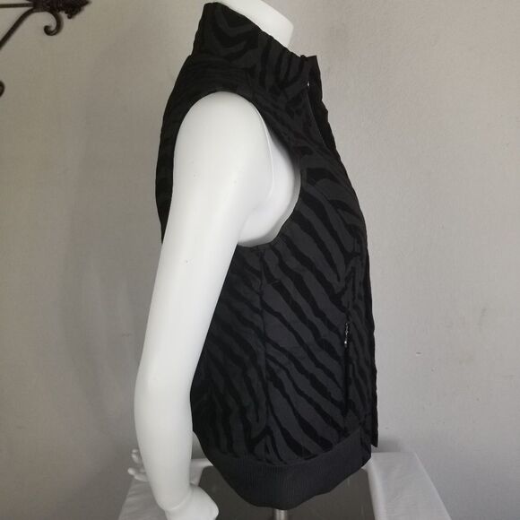 Ariat‎ Black Zebra Print Zip-Front Vest - Picture 4 of 12